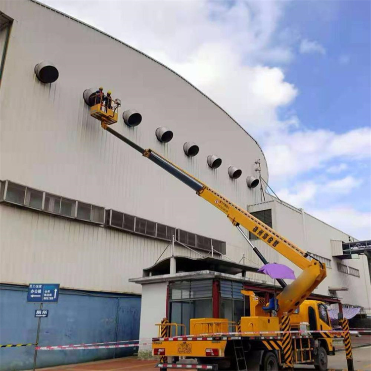 临城县高空作业车出租服务：专业广告牌安装解决方案